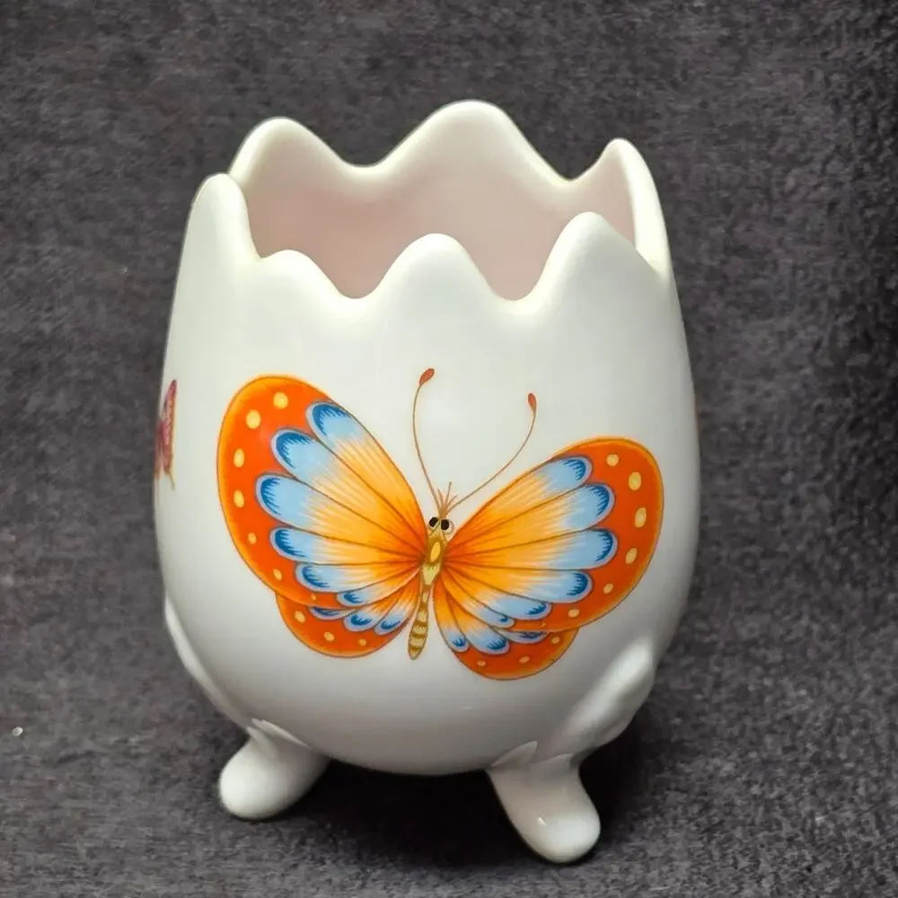 Butterfly Counterpoint Ceramic Cracked Egg Design Candle